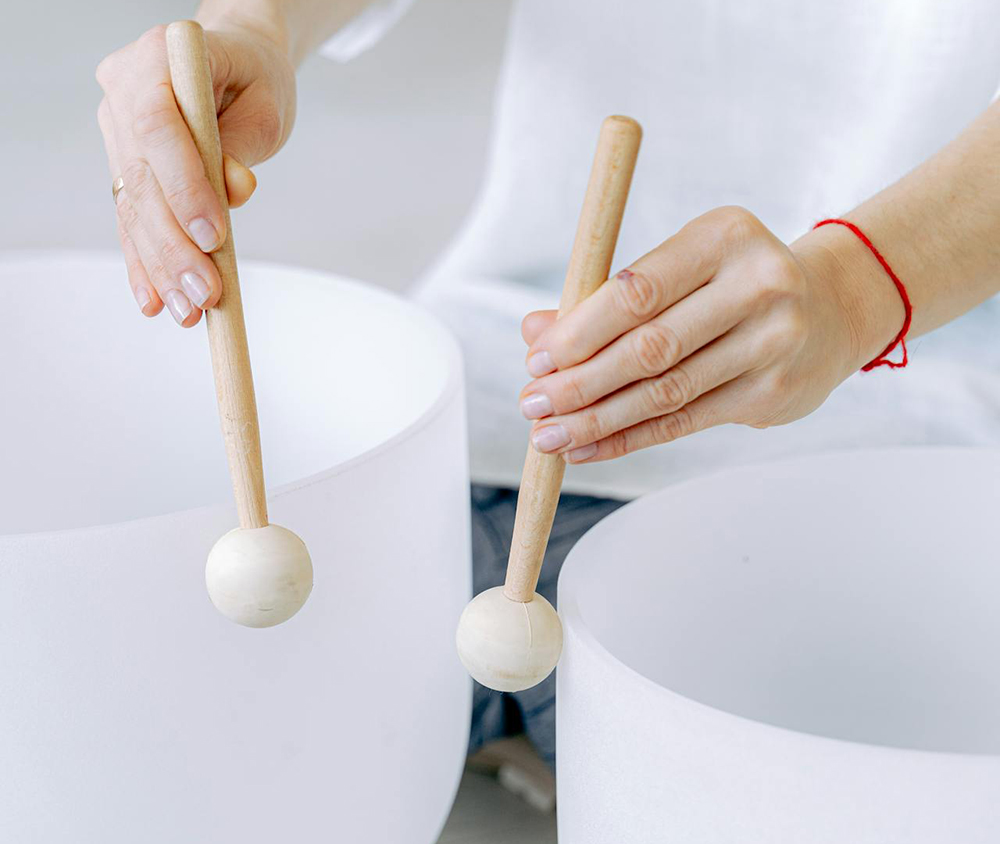 Los baños de sonido utilizan distintos instrumentos